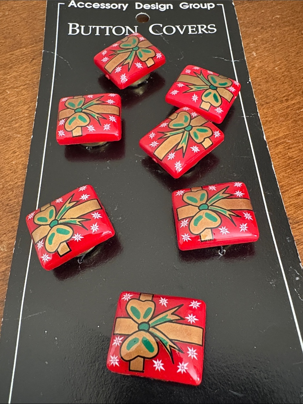 Vintage Red Gift Bow Button Covers - Pack of 7